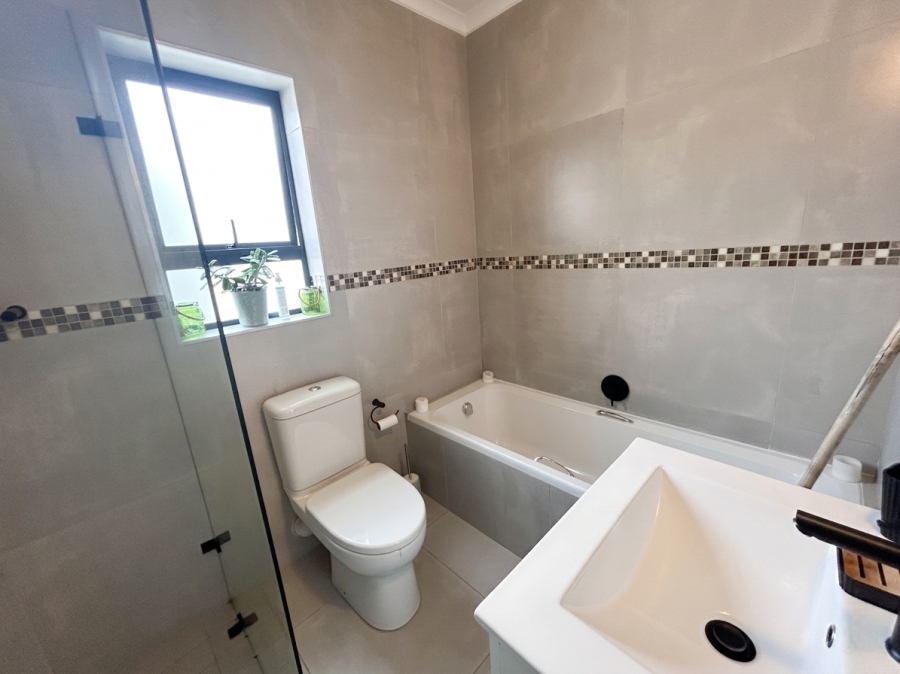 2 Bedroom Property for Sale in Table View Western Cape